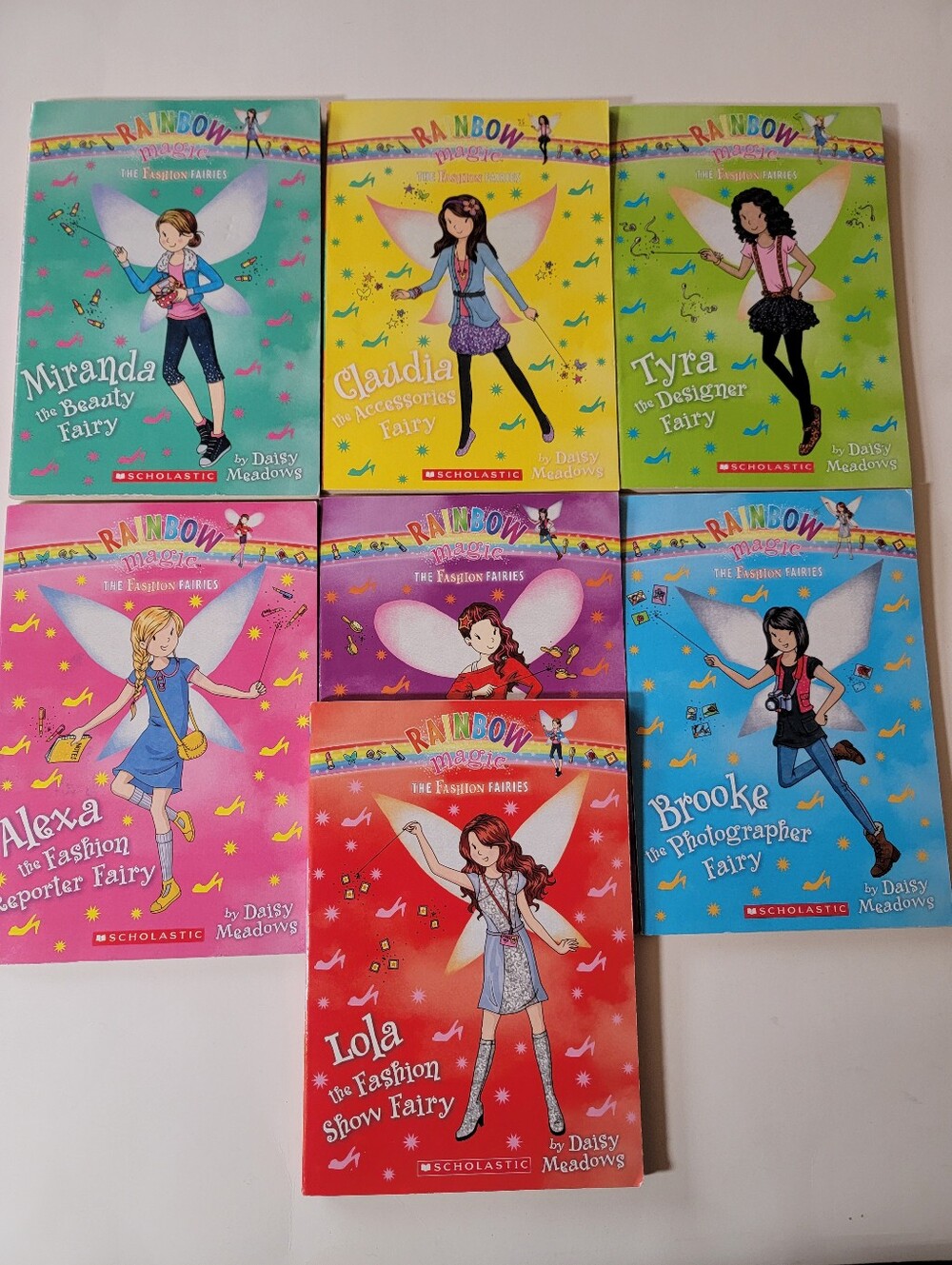 1-7 Rainbow Magic Books The Fashion Fairies Set Scholastic School Market